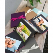 DOVANŲ RINKINYS: 10 vnt. PREMIUM 13x18 cm nuotraukų su albumu